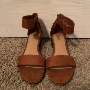 NWT Brown Suede BRASH Sandals w/ Tassel Zippers